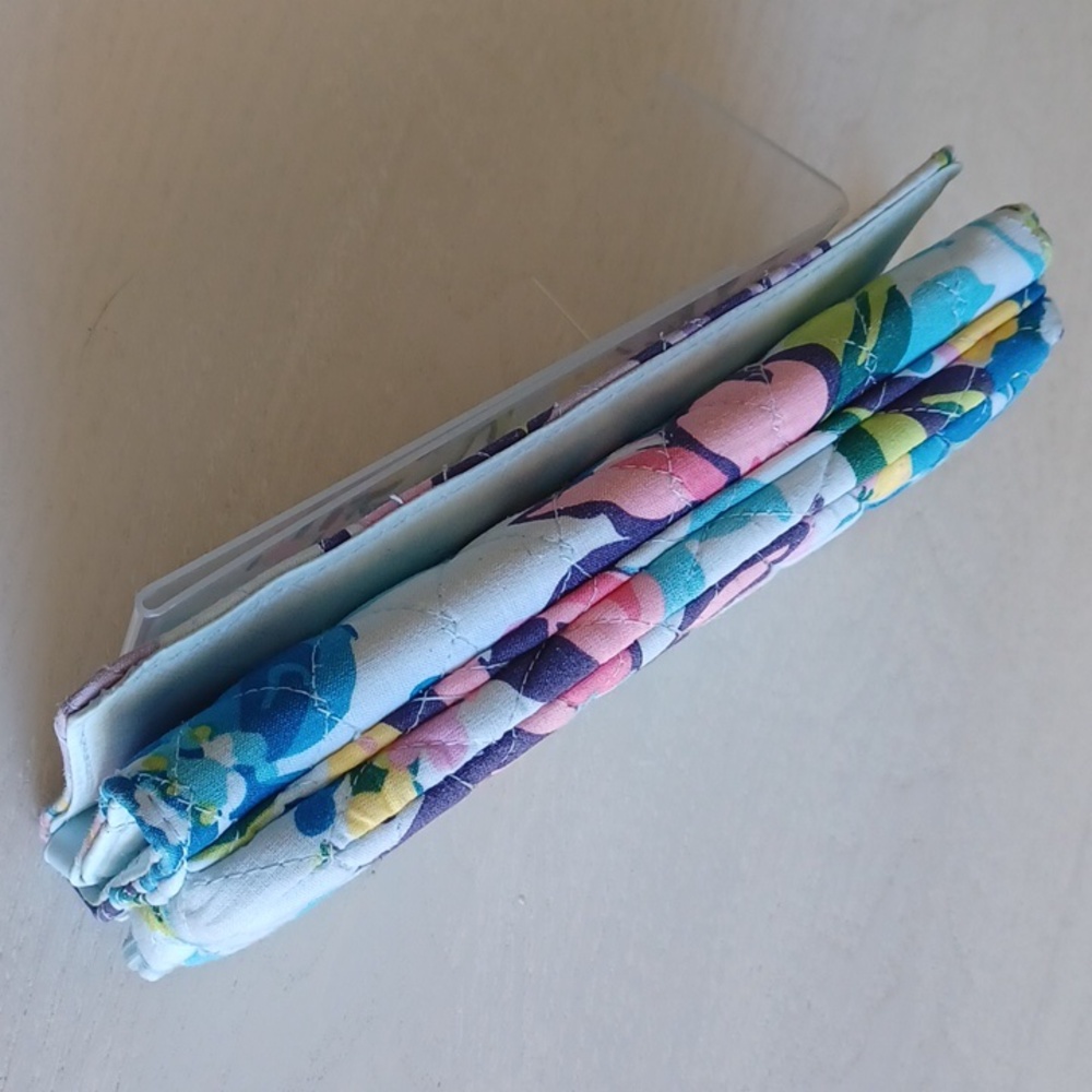 Vera Bradley RFID Wallet In The Marion Floral Pattern - Picture 8 of 17